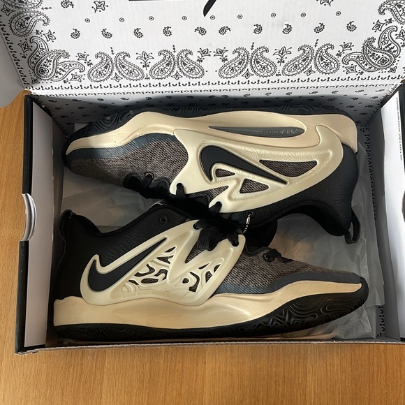 NIKE KD15: 50 YEARS OF HIP-HOP — BRAND NEW - Picture 2 of 9